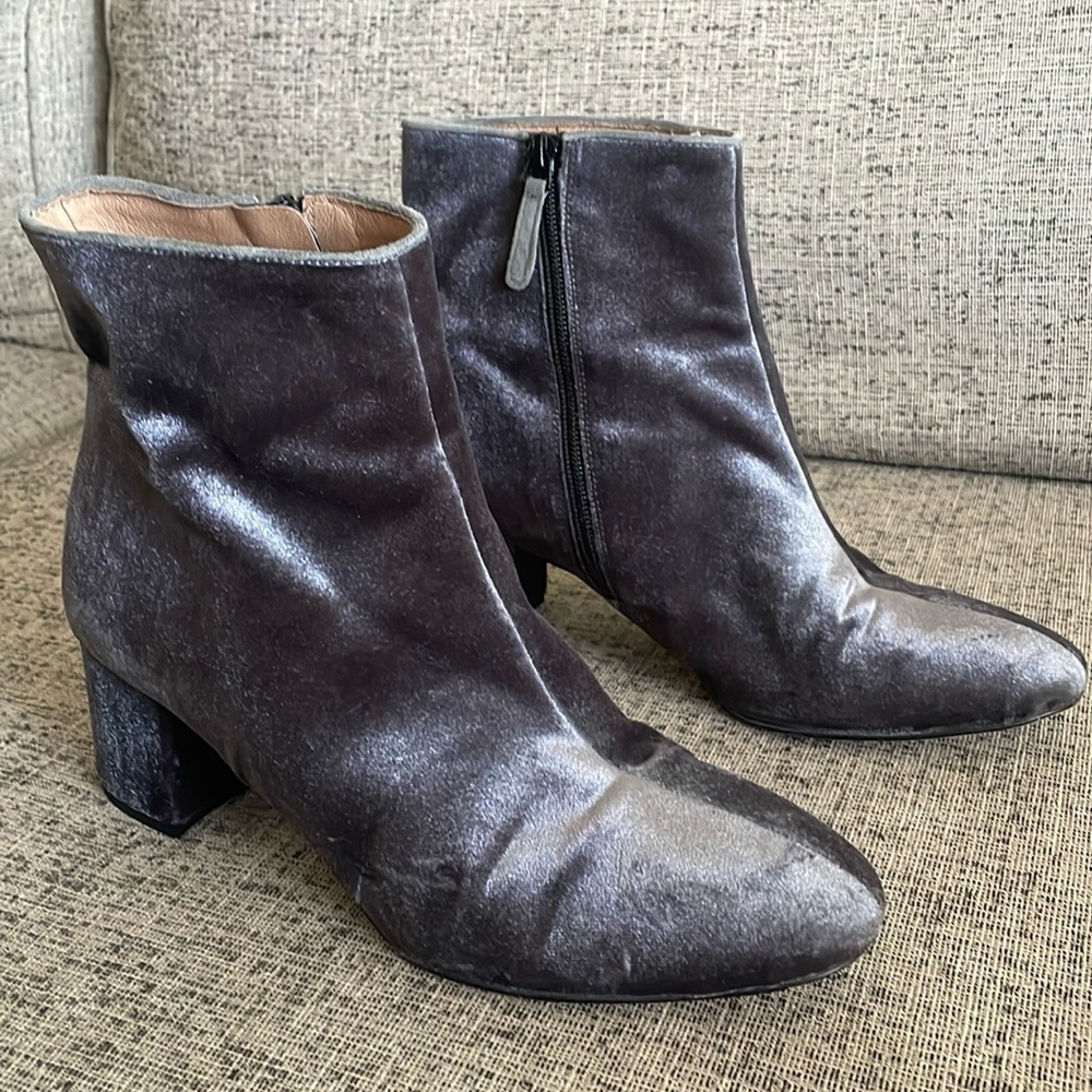 J Crew Women’s Hadley Gray Velvet Booties Size 10